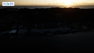 【漁港】千葉県 勝浦漁港と朝日 空撮１