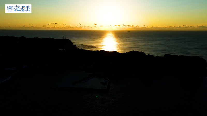【漁港】千葉県 勝浦漁港と朝日 空撮３