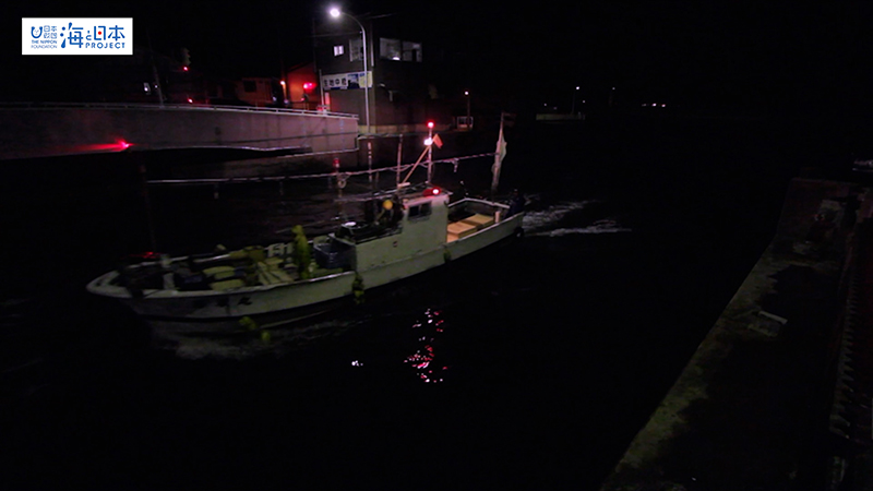 【漁港】富山県 黒部漁港 可動橋と漁船１